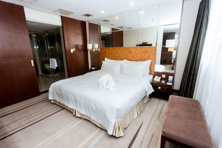 Bedroom 2, Jinling Danyang Hotel, Zhenjiang