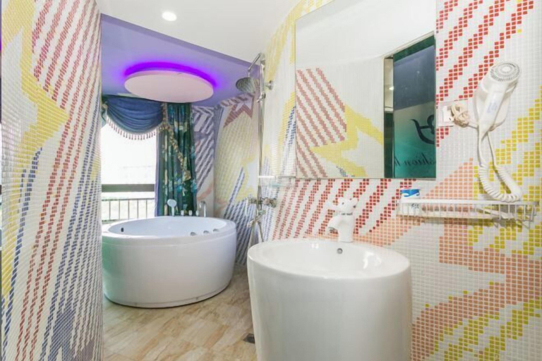 Bathroom 27