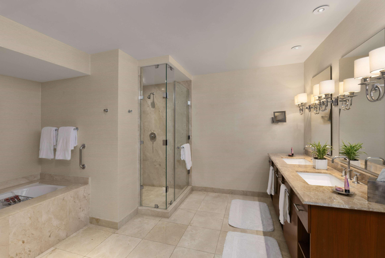 Bathroom 5, Bristol Panama, a Registry Collection Hotel, Panamá