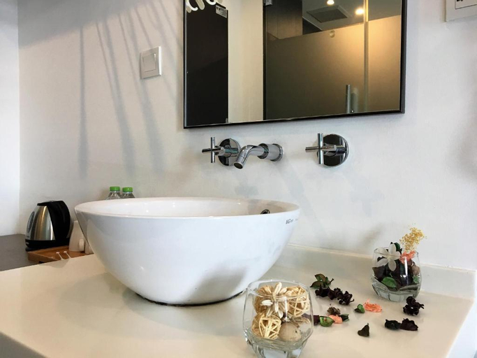 Bathroom 22