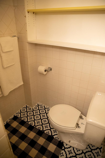 Bedroom 2, Charming French Studio Apartment, Albany