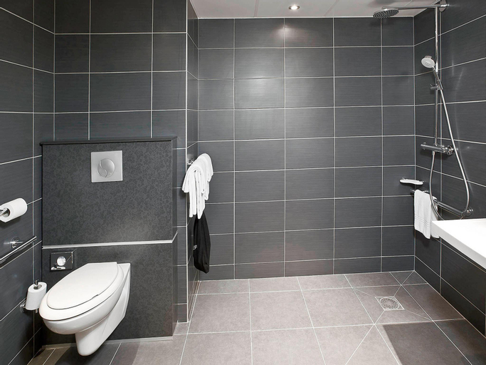 Bathroom 3