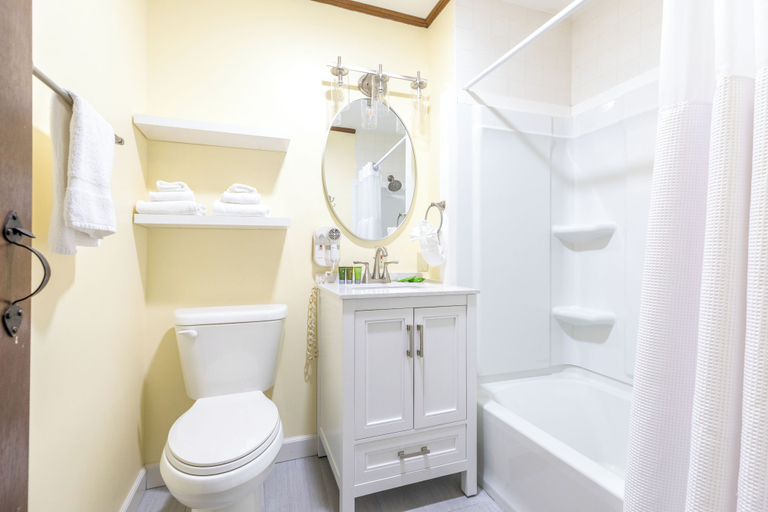 Bathroom 4, Innsbruck Inn At Stowe, Lamoille