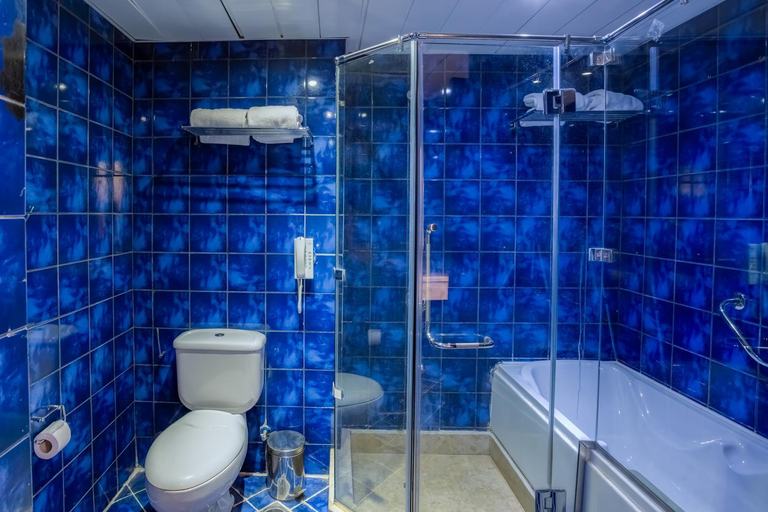Bathroom, Porto El Jabal Hotel, 'Ataqah
