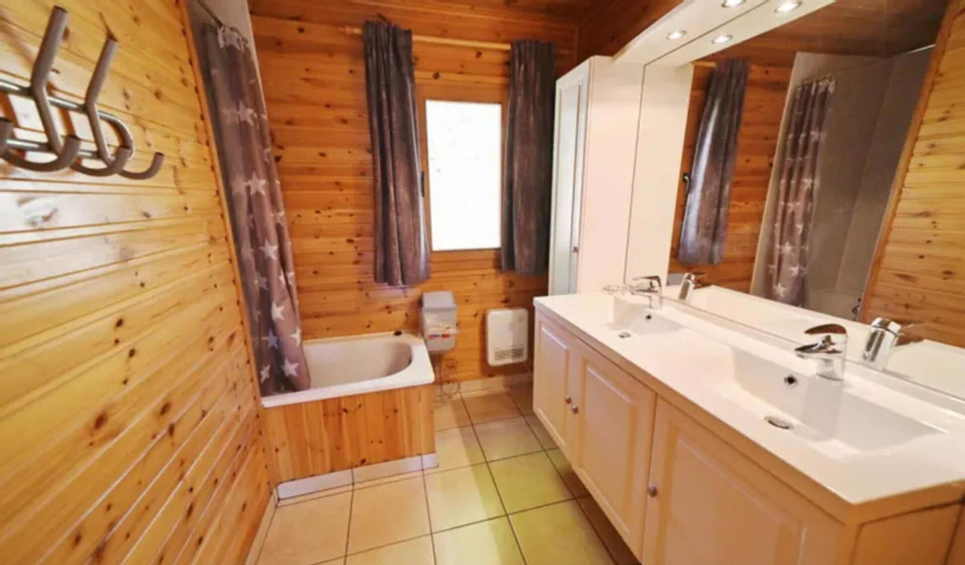 Bedroom 3, Cosy chalet with sauna in a quiet area, Luxembourg