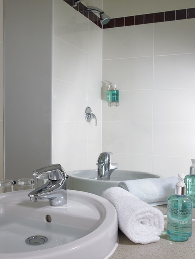 Bathroom 3, Leonardo Hotel Derby, Derby