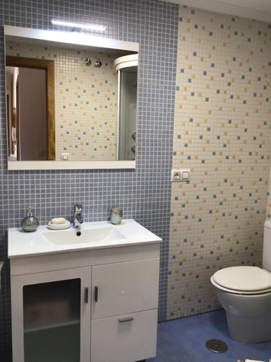 Bathroom 3, HyP - Camino Conde, Pontevedra
