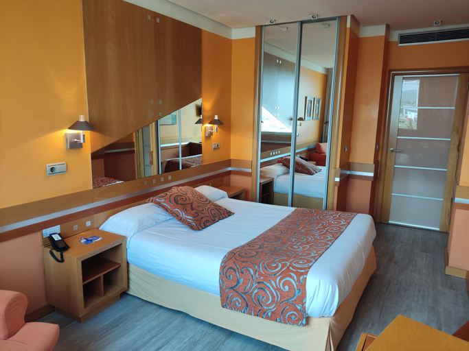 Bedroom 3, Torresport, Cantabria