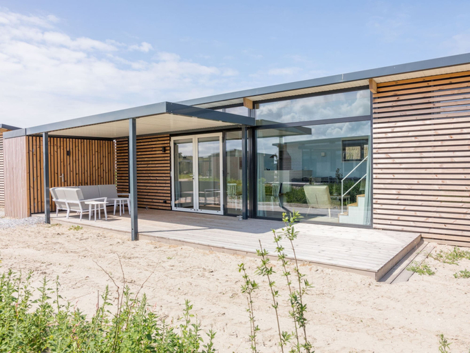 Exterior & Views 2, Great Lodge with Microwave Oven near Beach, Ameland