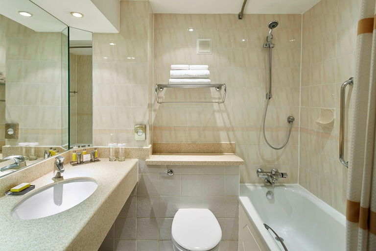 Bathroom 3, Delta Hotels by Marriott Bristol City Centre, Bristol