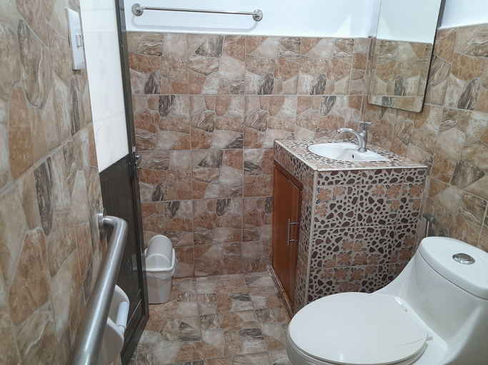 Bathroom 4, Marnin's Place Boracay, Malay