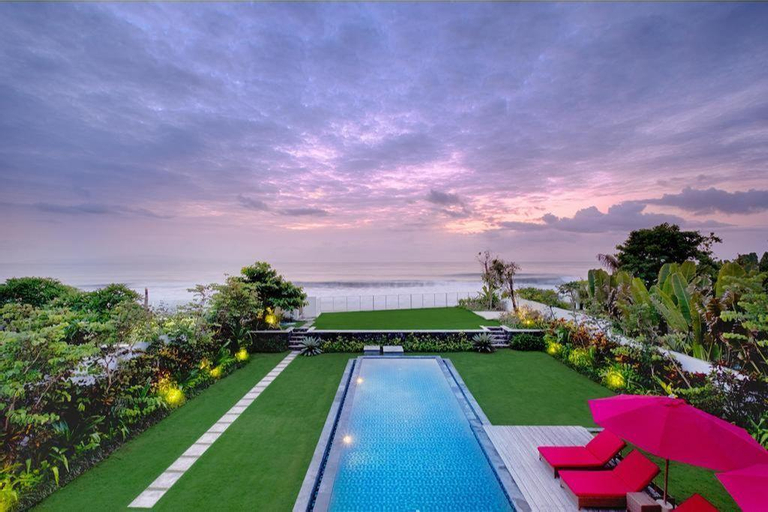 Sport & Beauty 2, Villas 5 BR Suitable and Comfortable Beach Front, Gianyar
