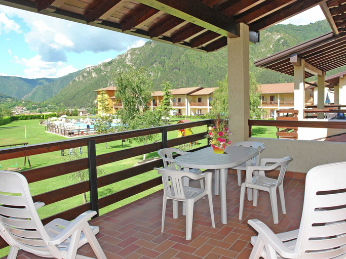 Others 4, Lake Garda, Beautiful Residence Features Many Facilities, Brescia
