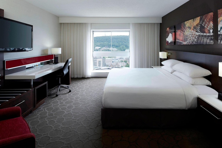 Bedroom 3, Delta Hotels by Marriott Montreal, Montréal