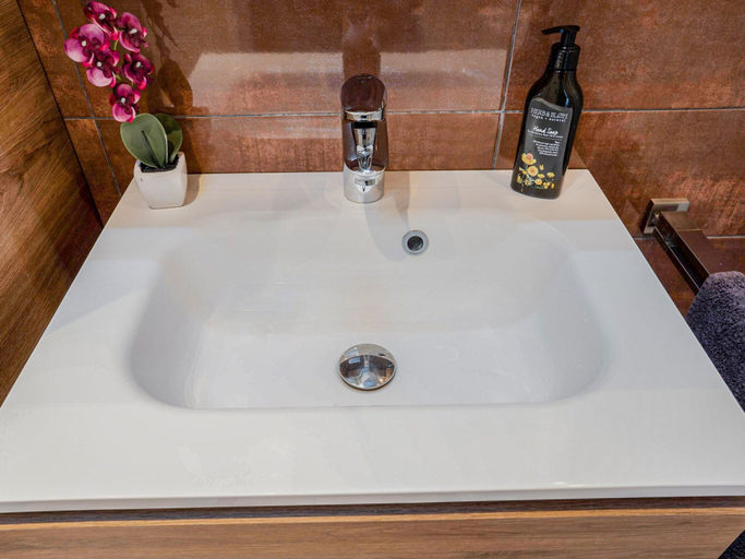 Bathroom, Upscale Bungalow in Lanaken With Private Garden, Limburg