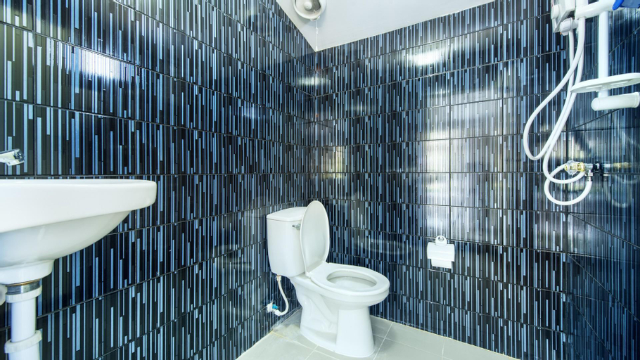 Bathroom 6