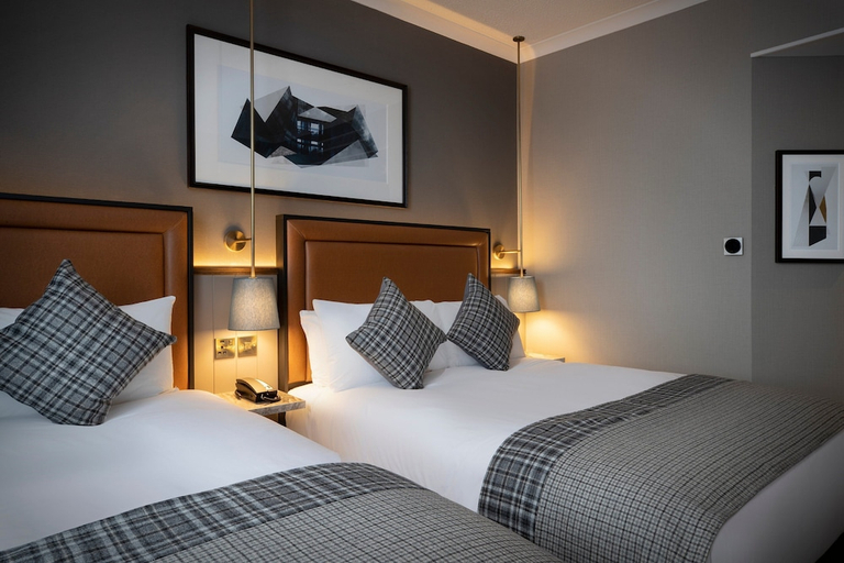 Bedroom 2, Leonardo Royal Hotel Edinburgh, Edinburgh
