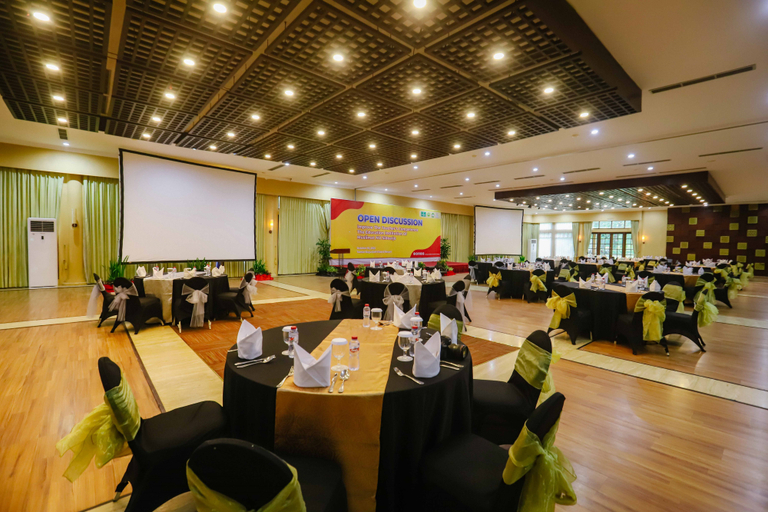 Taman Dayu Golf Club & Resort - Food & Drinks