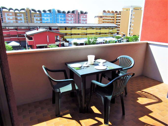 Others 4, Holiday Home in Caorle Near Spiaggia Tartaruga, Venezia