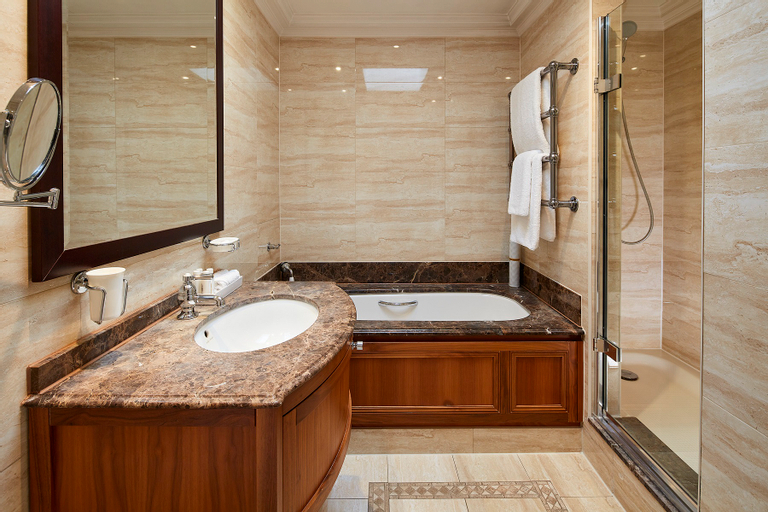 Bathroom 18