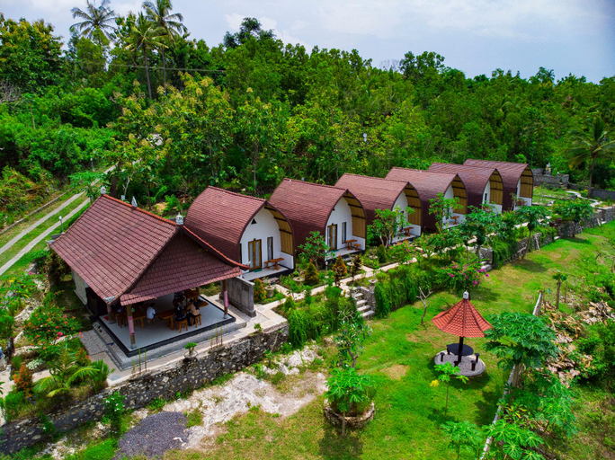 Exterior 3