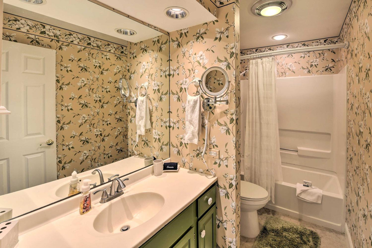 Bathroom 3, Palmetto Dunes Villa w/ Deck & Lagoon Views!, Beaufort