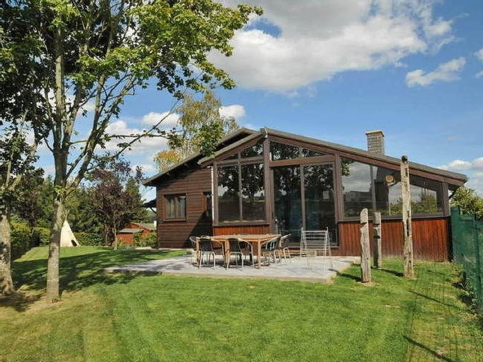 Recently fully renovated chalet for 9 persons., Namur