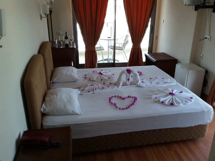 Bedroom 2, Cihanturk Hotel, Marmaris