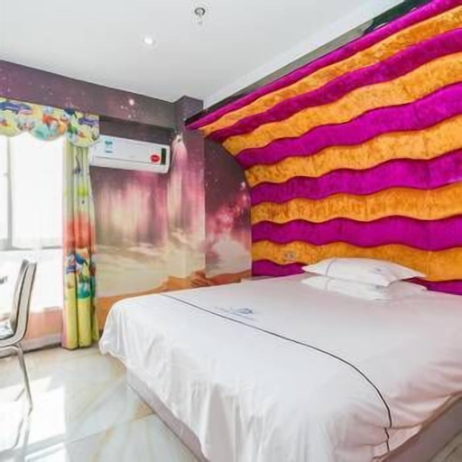 Bedroom 5, Nihang Theme Hotel, Shanghai