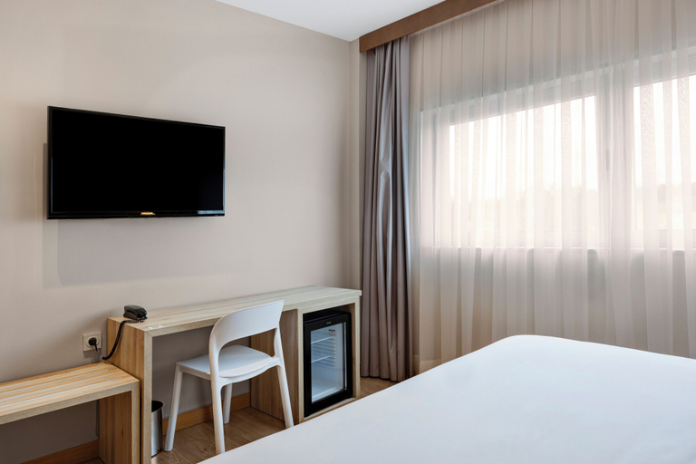 Bedroom 2, B&B Hotel Logroño Las Cañas, Navarra