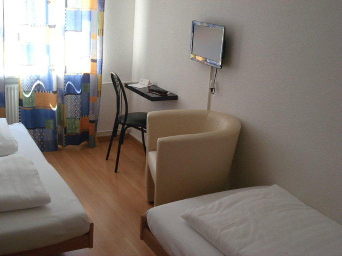 Bedroom 10