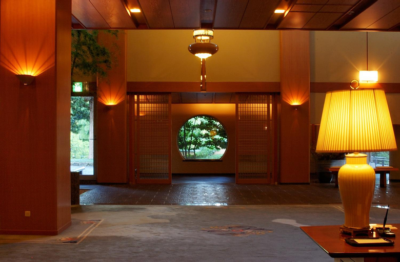 Public Area 4, Seizan Yamato, Itō