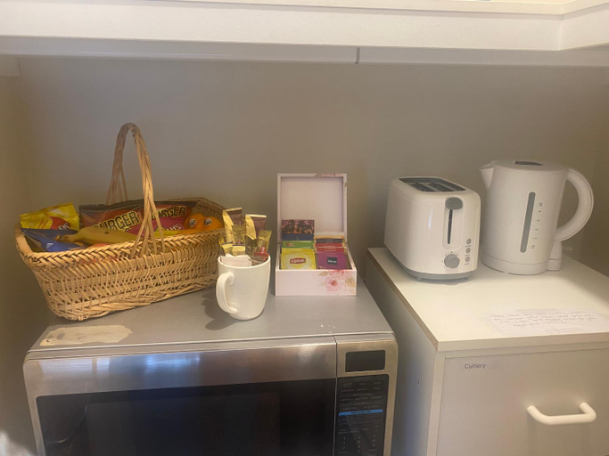 Others 4, Private room with ensuite and parking close to Wollongong CBD, Wollongong - Inner