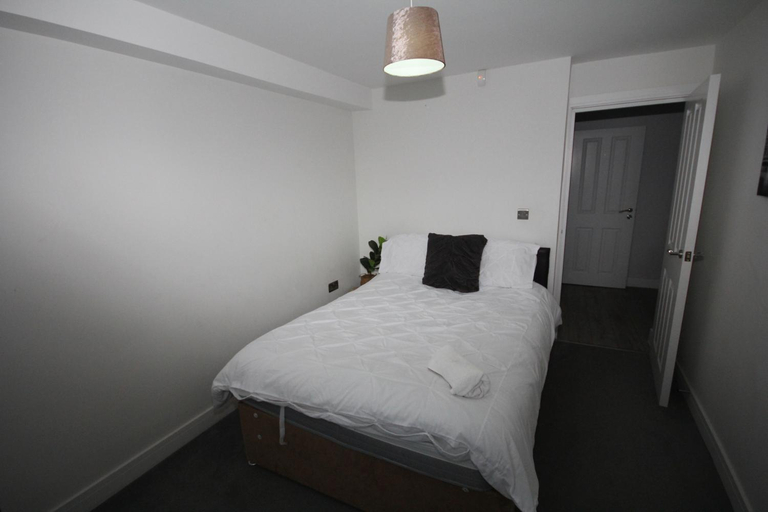 Others 4, Holden Court Apartments -Apt 4, London
