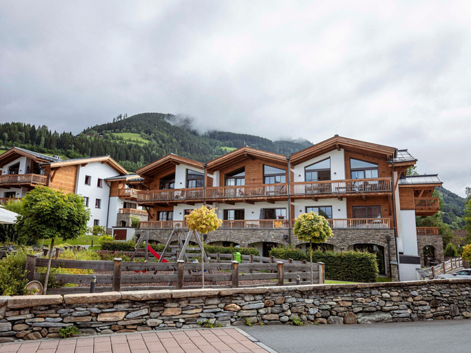 Others 2, Spacious Apartment in Salzburg With Sauna, Zell am See