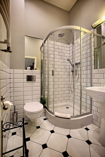Bathroom 7