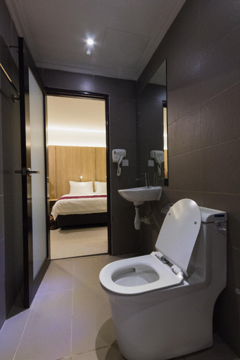 Bathroom 6