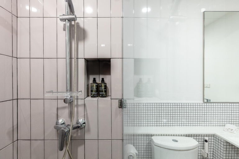 Bathroom 27
