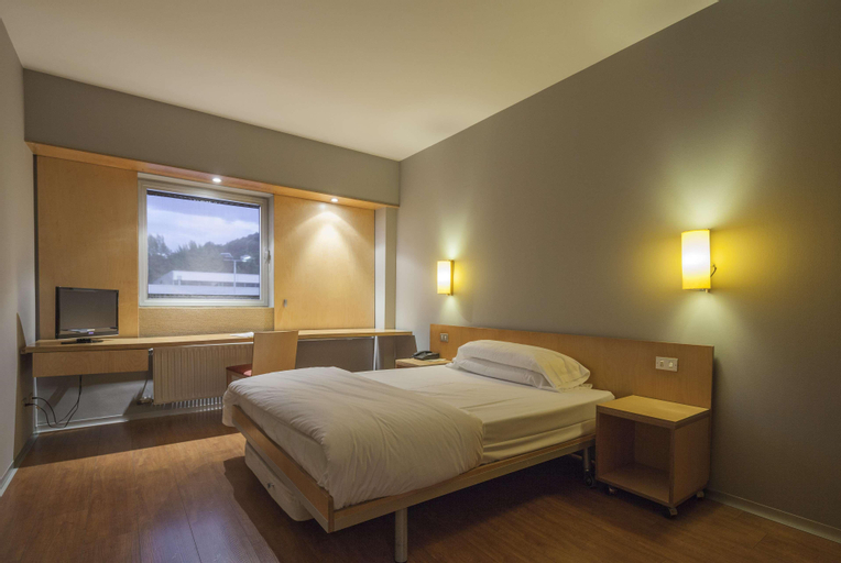 Bedroom 4, ETH Irun, Guipúzcoa