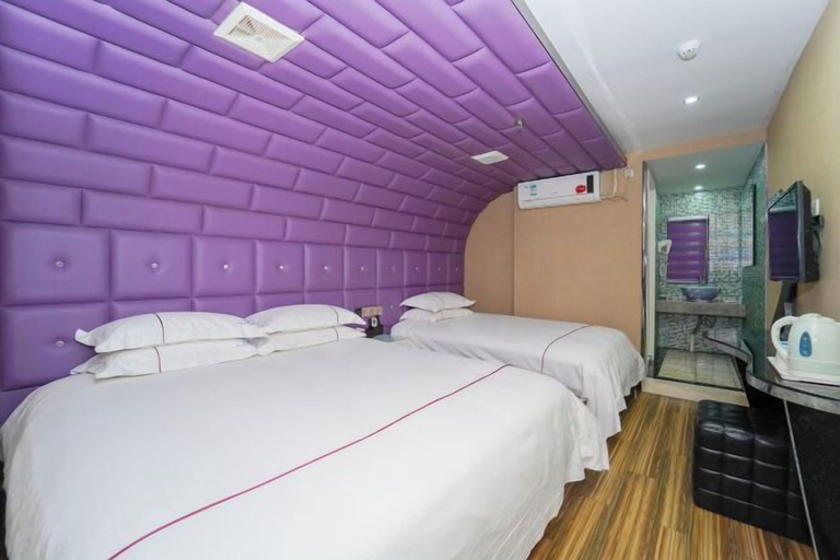 Bedroom 12
