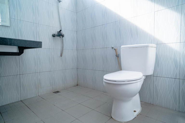 Bathroom 26
