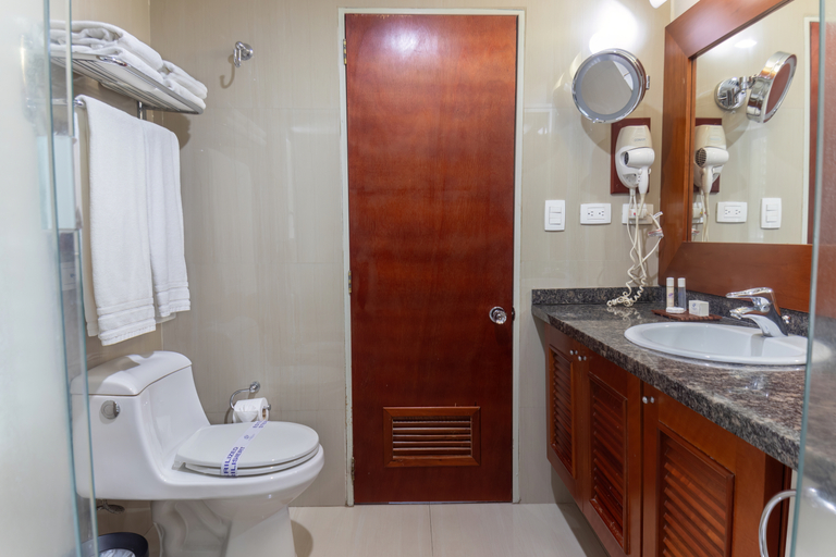 Bathroom, Altamira Suites, Chacao
