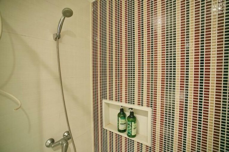Bathroom 21