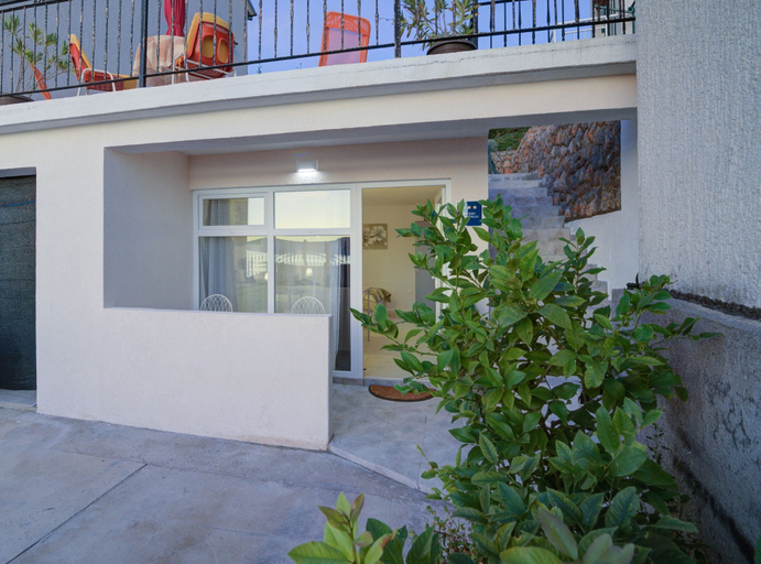 Exterior & Views 2, Apartments Luka & Leona, Senj
