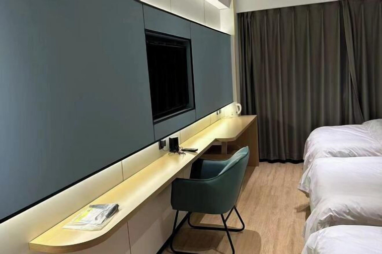 Bedroom 18