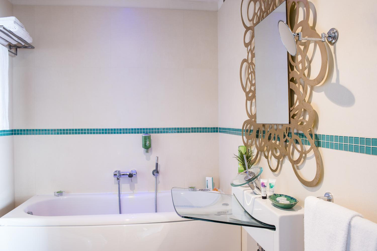 Bathroom 4, Blu Suite Hotel, Rimini