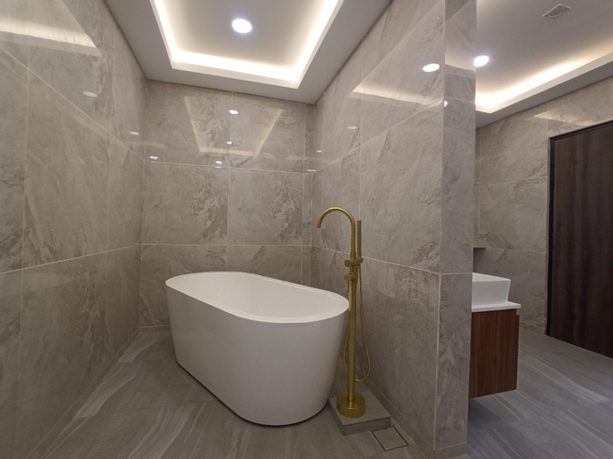 Bathroom 8