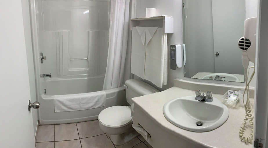 Bathroom 3, Hôtel saint-côme, Matawinie
