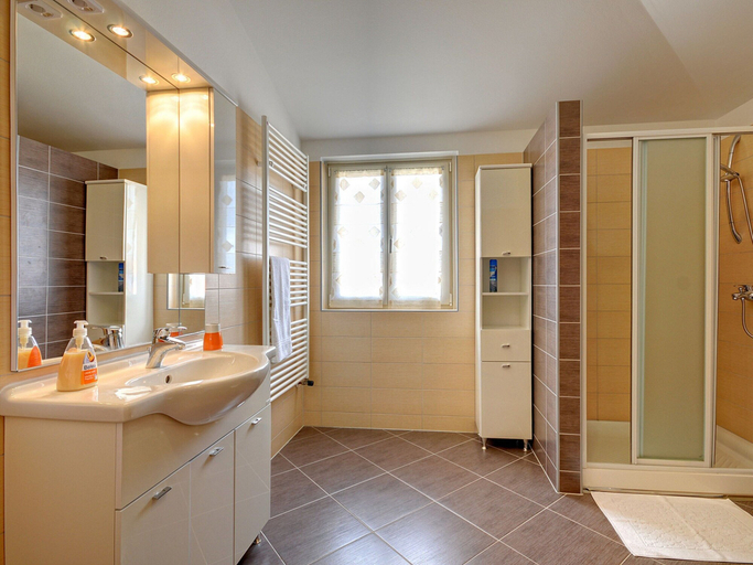 Bathroom 3, Rustic Villa in Vodnjan With Private Pool, Vodnjan