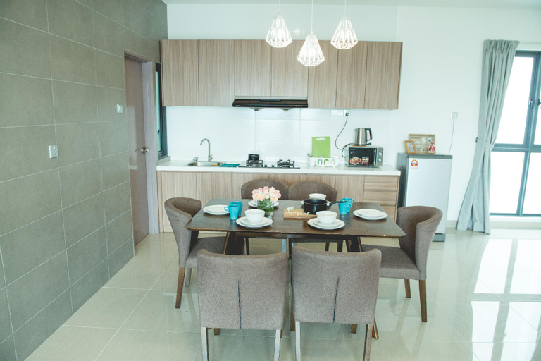 Dining Room 4